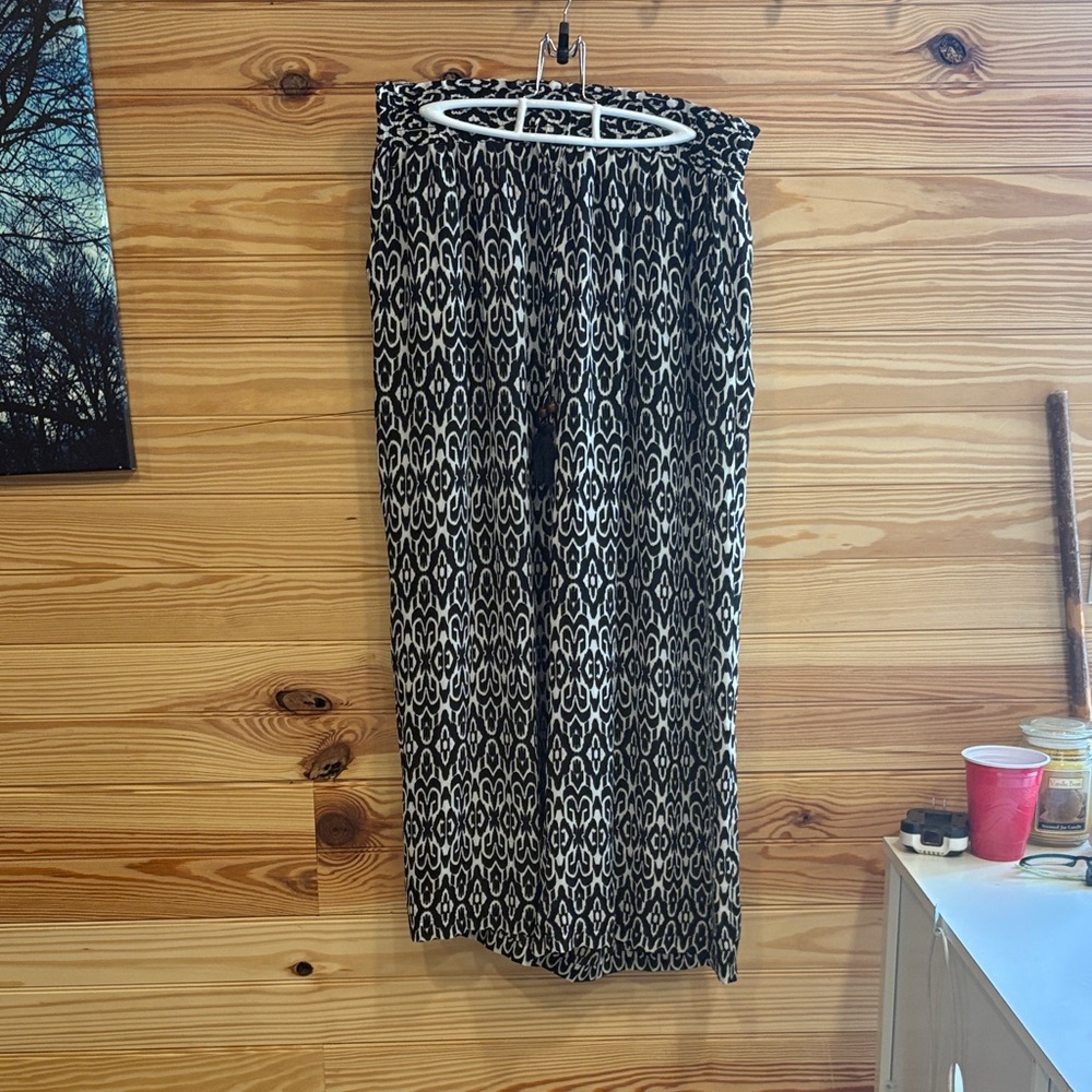 Rose & Olive Black and White Wide Leg Pants